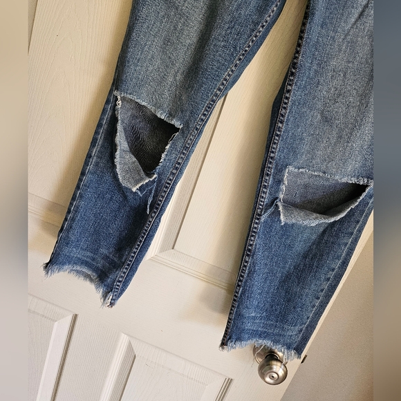 Free People 29 *32" Waist Capri Very Good Condition - Picture 2 of 6